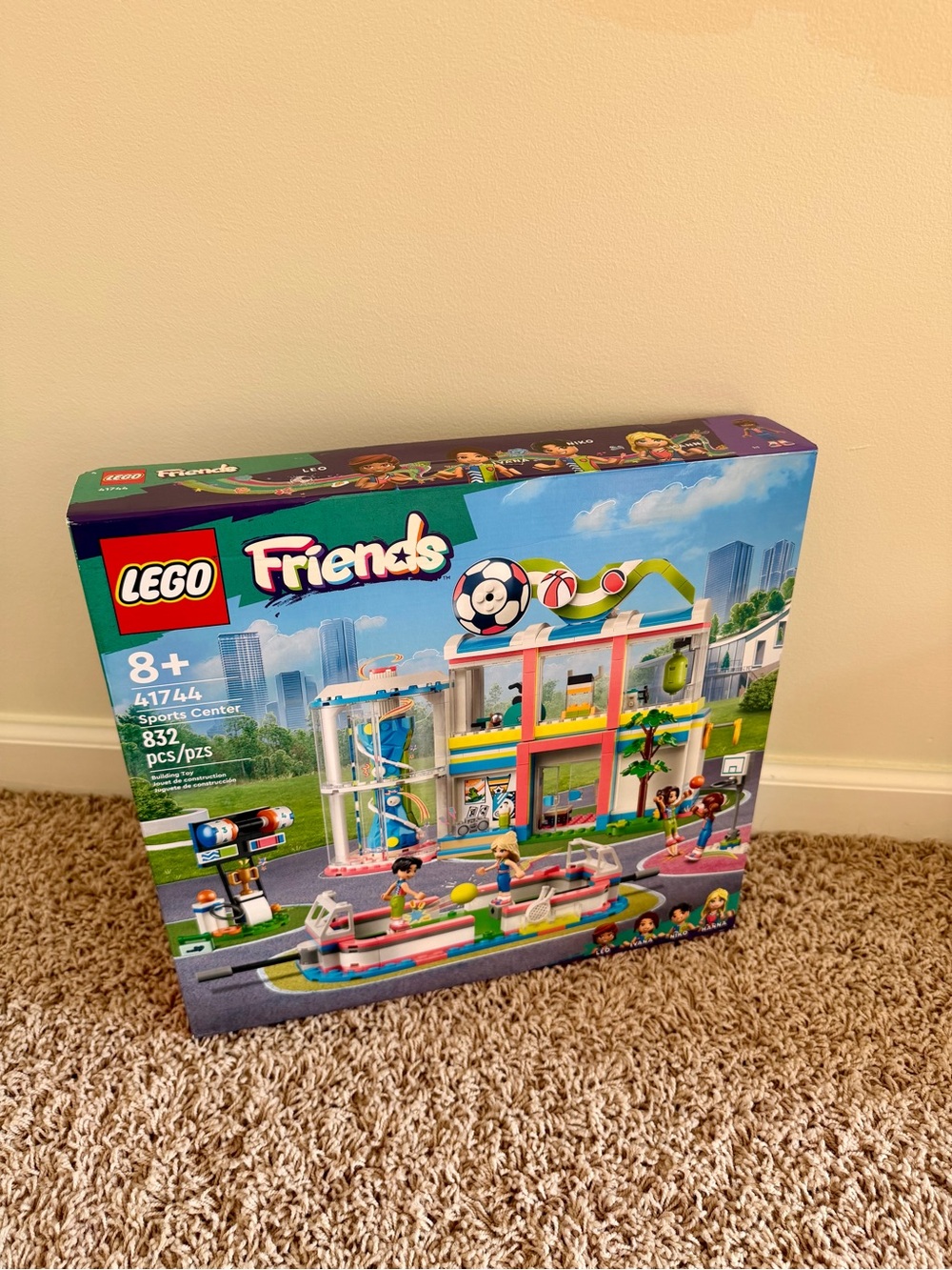 LEGO Friends Sports Center (41744) 832 Pieces Brand New Sealed